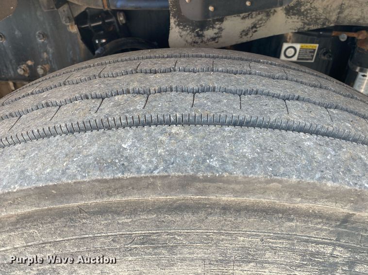 image for item KW9253 2010 Kenworth T370  flatbed truck