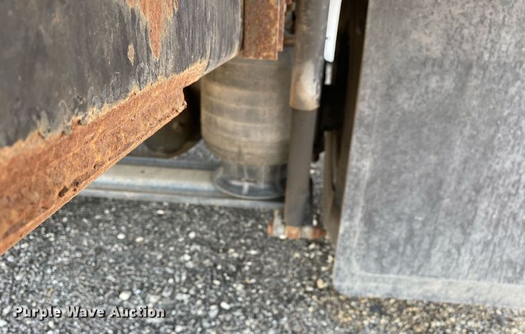 image for item KW9253 2010 Kenworth T370  flatbed truck