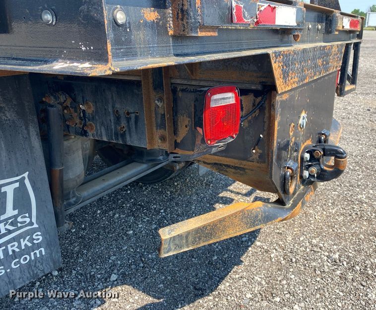 image for item KW9253 2010 Kenworth T370  flatbed truck