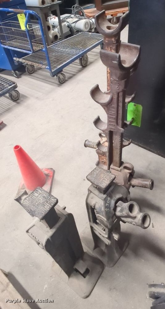 image for item LA9380 (2) Simplex jacks