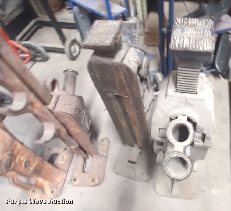 image for item LA9380 (2) Simplex jacks