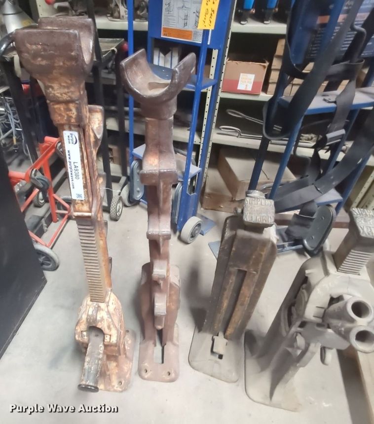 image for item LA9380 (2) Simplex jacks