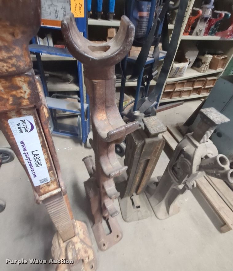 image for item LA9380 (2) Simplex jacks