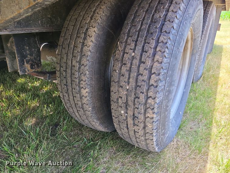 image for item LE9205 2010 Lakeside Trussmaster  tilt deck equipment trailer