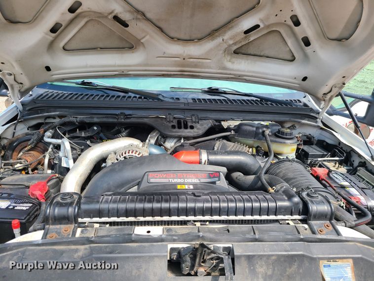 image for item LE9224 2005 Ford F450 Super Duty  flatbed truck