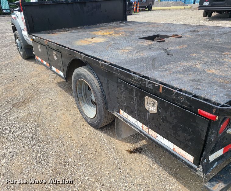 image for item LE9224 2005 Ford F450 Super Duty  flatbed truck