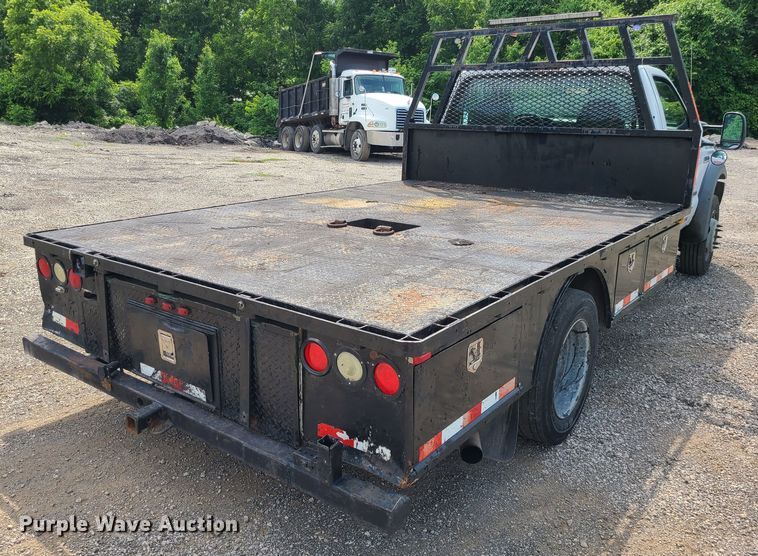 image for item LE9224 2005 Ford F450 Super Duty  flatbed truck