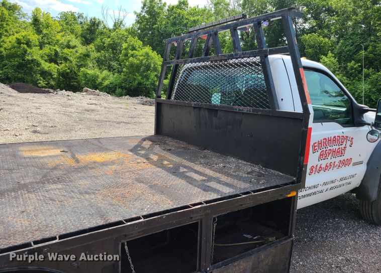 image for item LE9224 2005 Ford F450 Super Duty  flatbed truck
