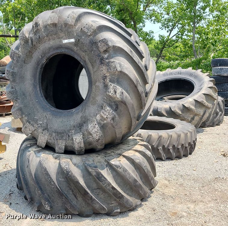 image for item LE9233 Approximately 39 tires