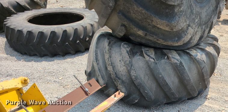 image for item LE9233 Approximately 39 tires