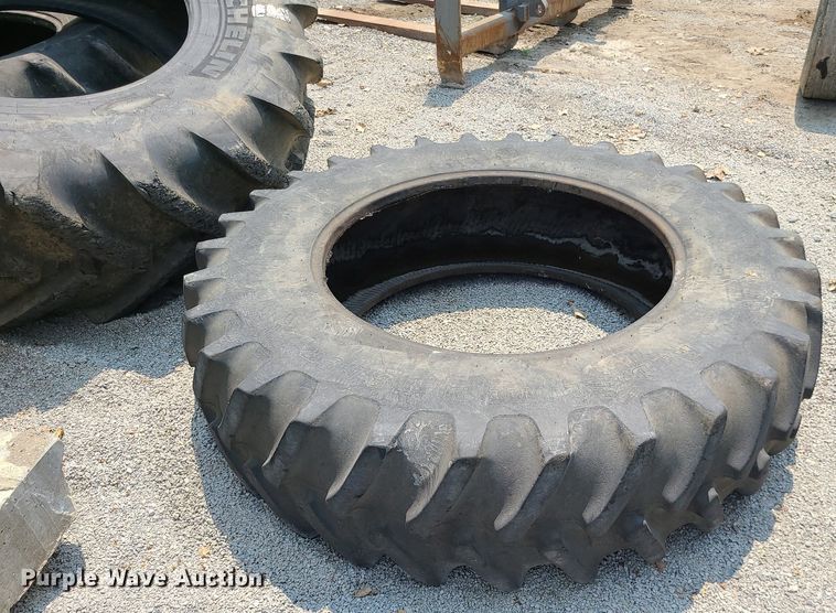image for item LE9233 Approximately 39 tires