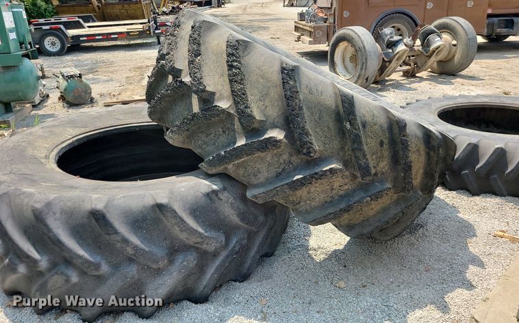 image for item LE9233 Approximately 39 tires