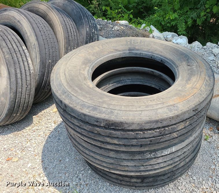 image for item LE9233 Approximately 39 tires
