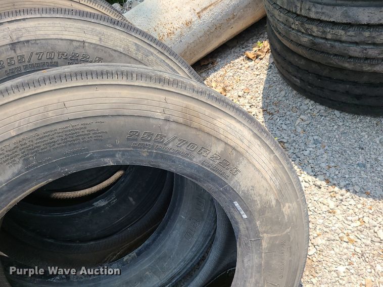 image for item LE9233 Approximately 39 tires