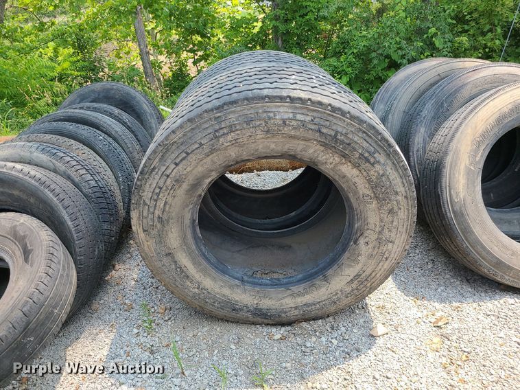 image for item LE9233 Approximately 39 tires
