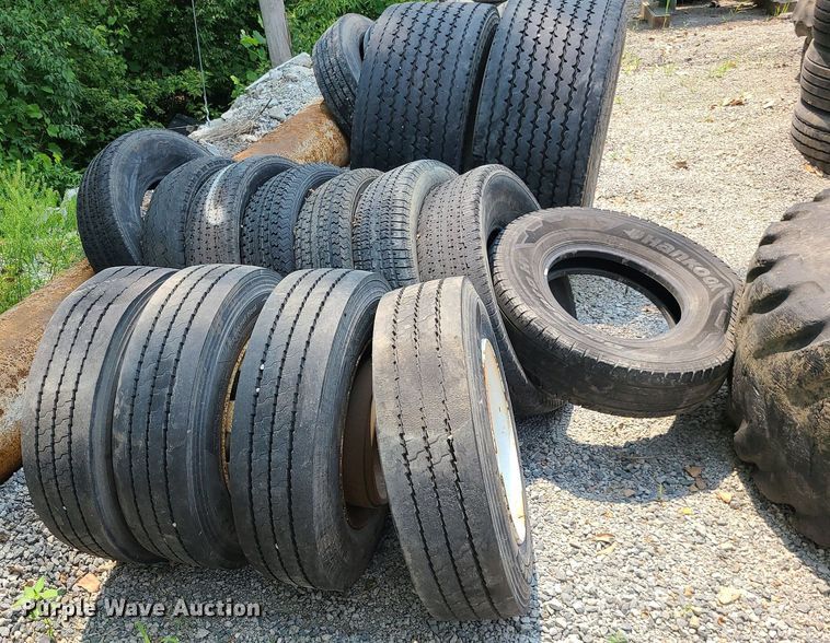 image for item LE9233 Approximately 39 tires