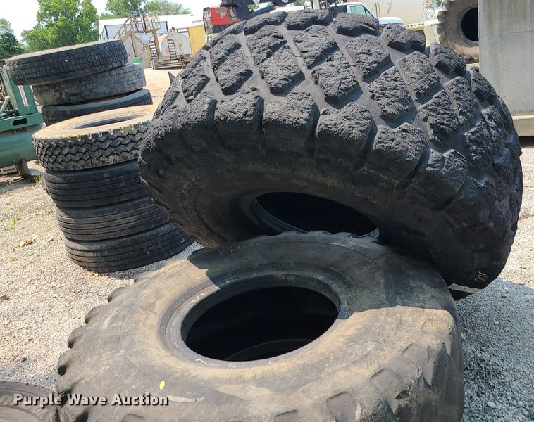 image for item LE9233 Approximately 39 tires