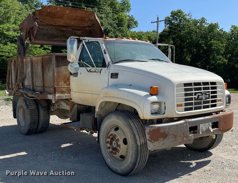 image for item LJ9718 2001 Chevrolet C7500  dump truck