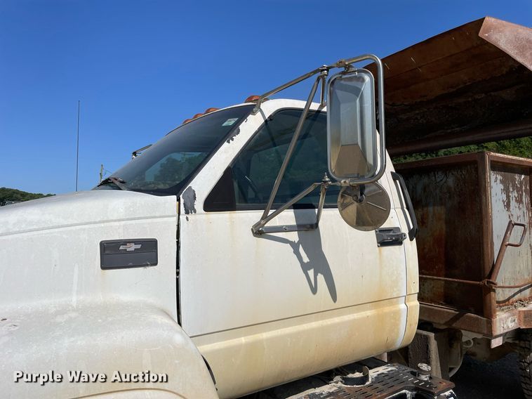 image for item LJ9718 2001 Chevrolet C7500  dump truck