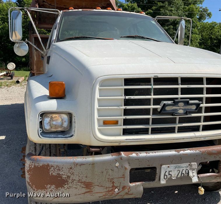 image for item LJ9718 2001 Chevrolet C7500  dump truck