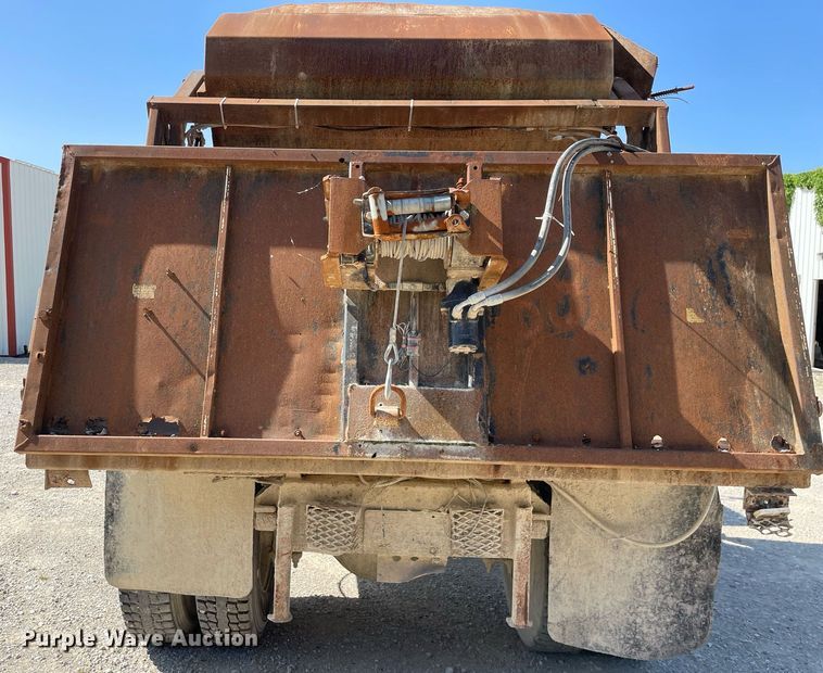 image for item LJ9718 2001 Chevrolet C7500  dump truck