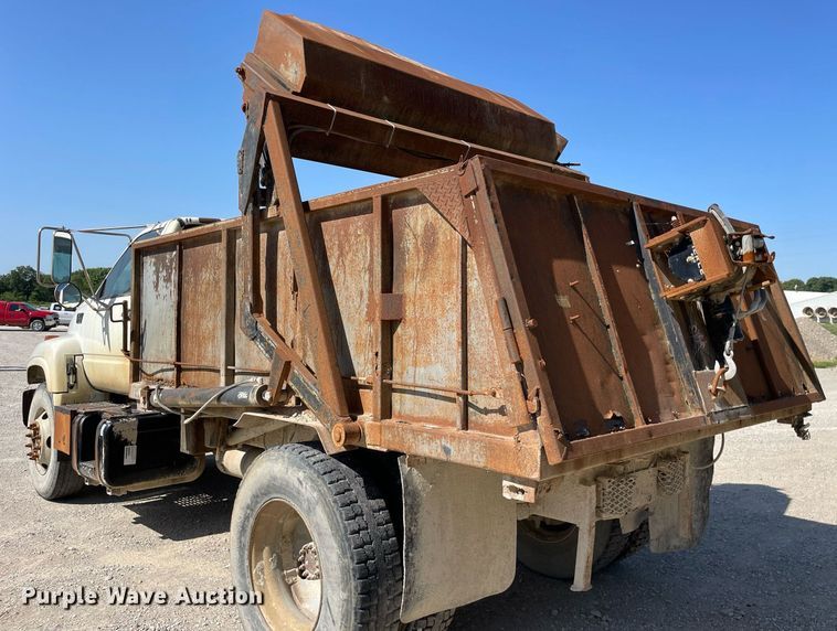image for item LJ9718 2001 Chevrolet C7500  dump truck