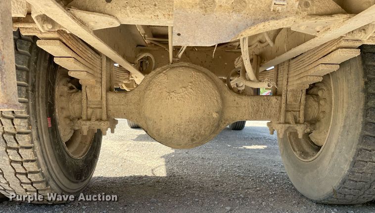 image for item LJ9718 2001 Chevrolet C7500  dump truck