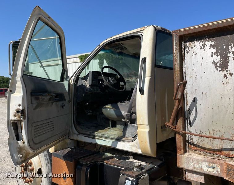 image for item LJ9718 2001 Chevrolet C7500  dump truck