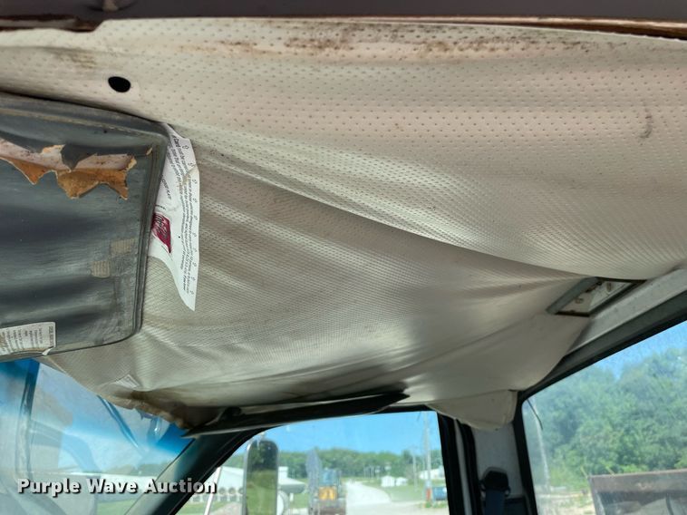 image for item LJ9718 2001 Chevrolet C7500  dump truck