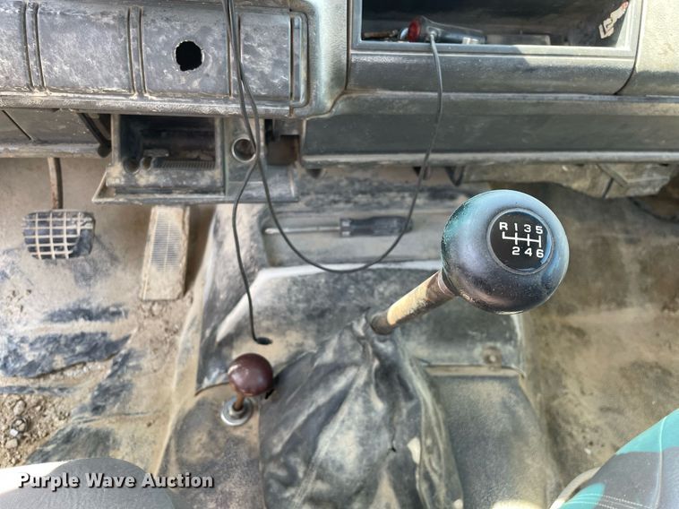 image for item LJ9718 2001 Chevrolet C7500  dump truck