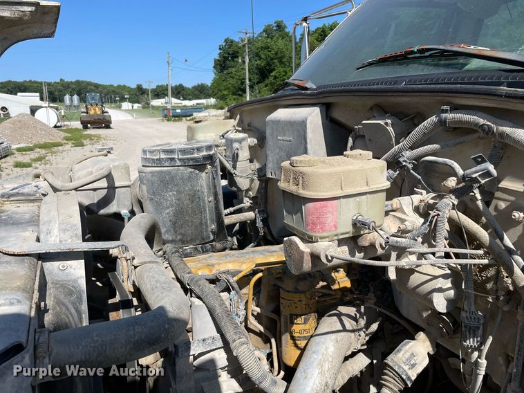 image for item LJ9718 2001 Chevrolet C7500  dump truck