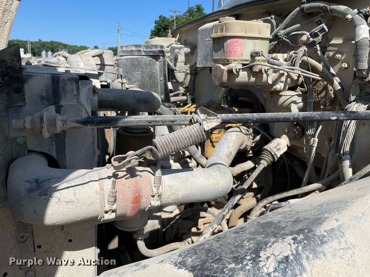 image for item LJ9718 2001 Chevrolet C7500  dump truck