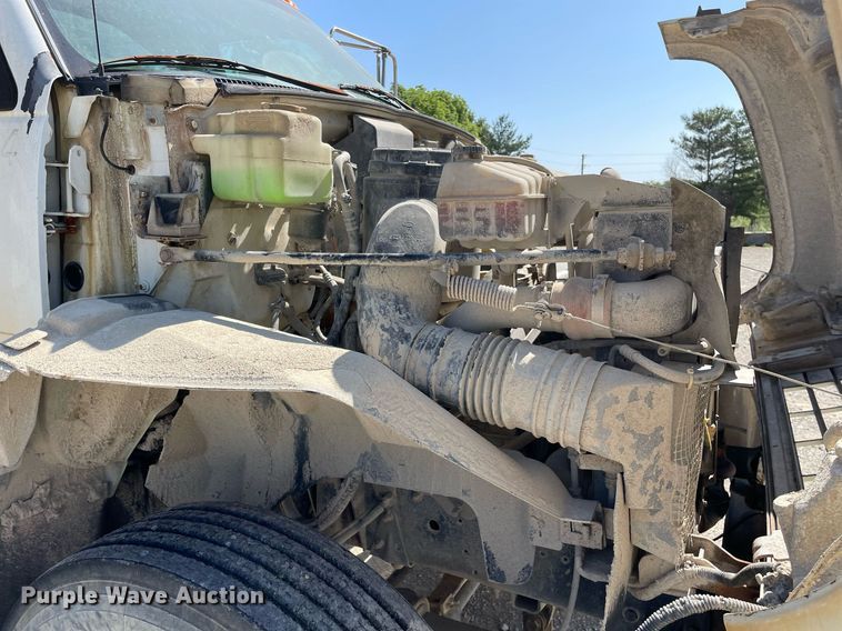 image for item LJ9718 2001 Chevrolet C7500  dump truck