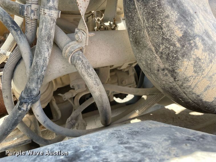 image for item LJ9718 2001 Chevrolet C7500  dump truck