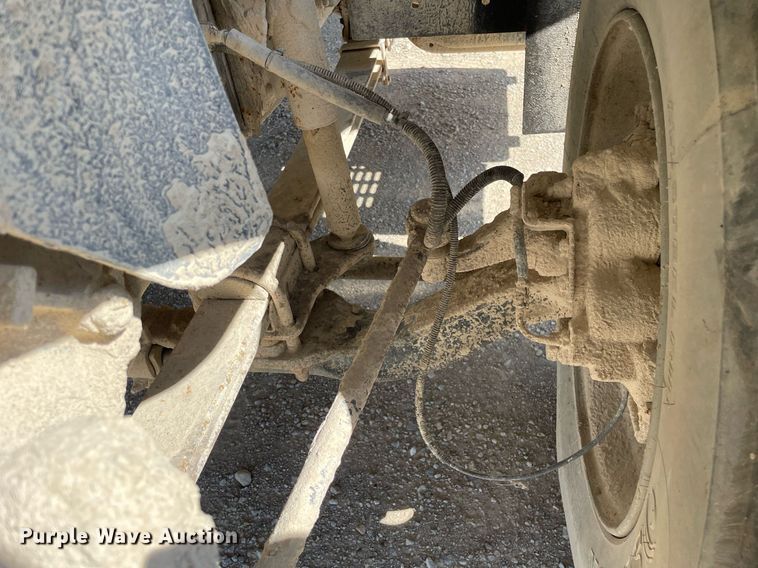 image for item LJ9718 2001 Chevrolet C7500  dump truck