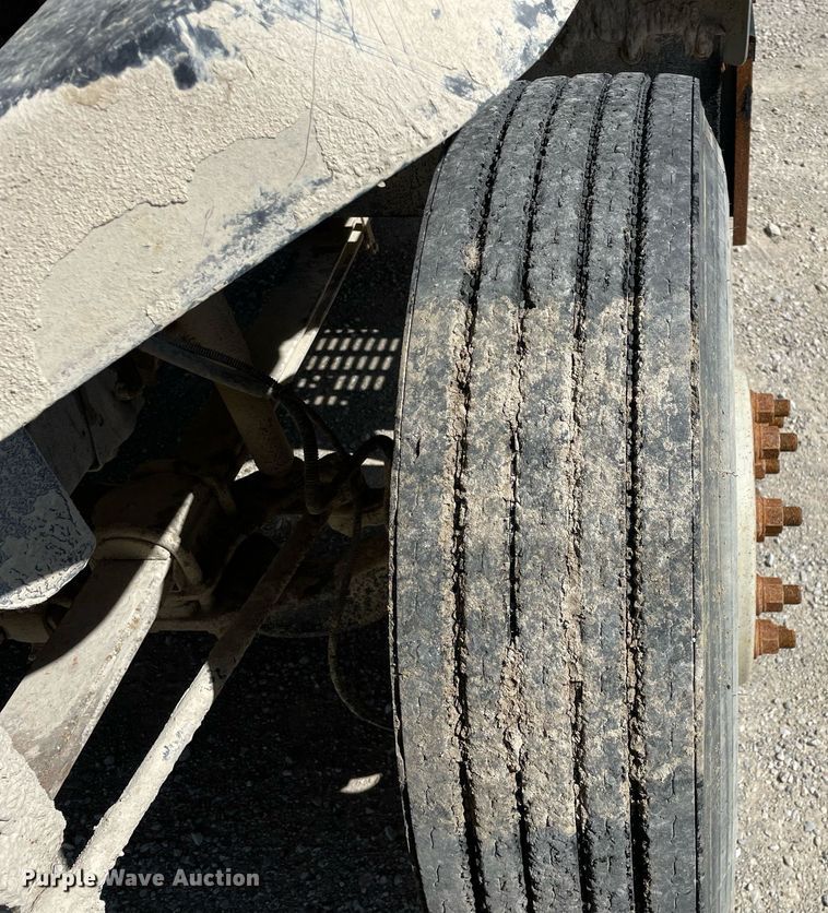 image for item LJ9718 2001 Chevrolet C7500  dump truck