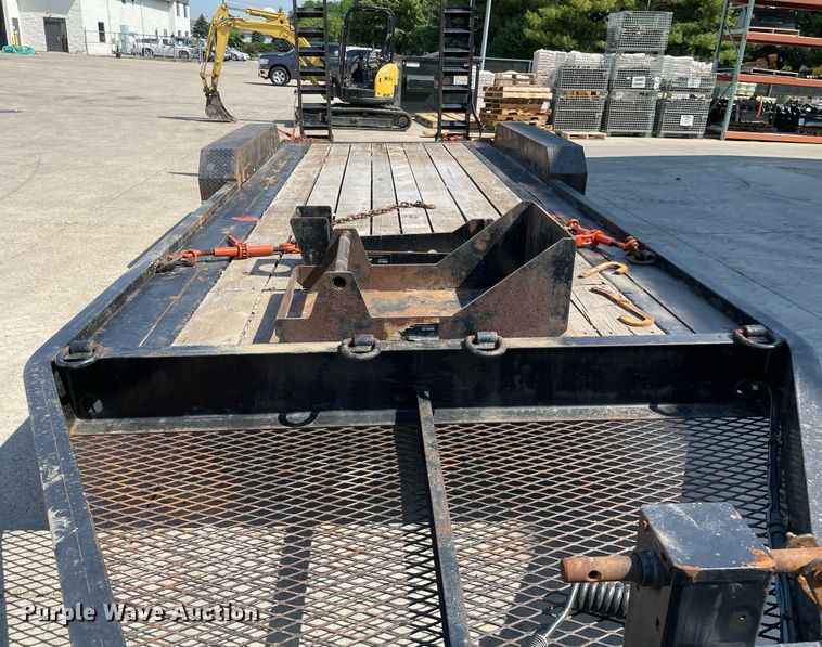 image for item LJ9746 2018 Lucon 12T172XS  equipment trailer