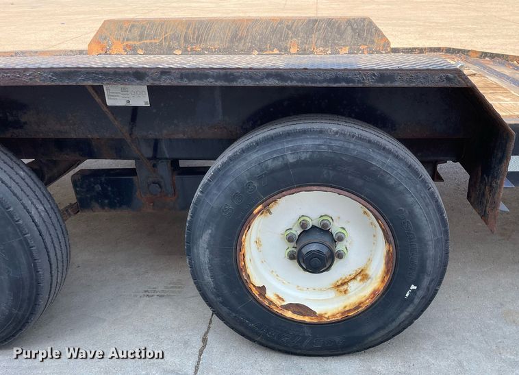 image for item LJ9746 2018 Lucon 12T172XS  equipment trailer