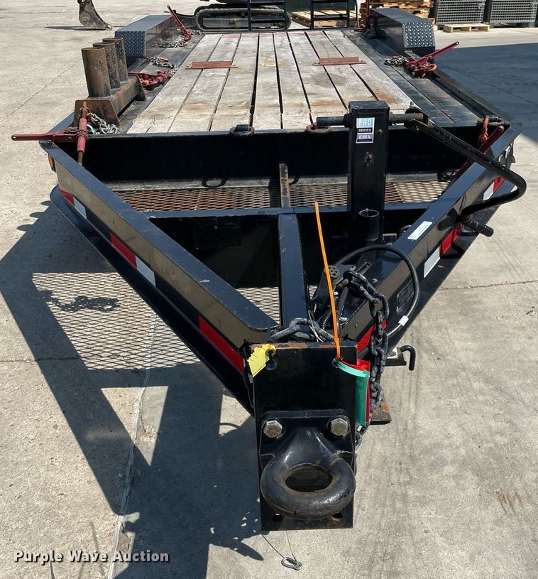 image for item LJ9747 2019 Lucon 12T172XSBW  equipment trailer