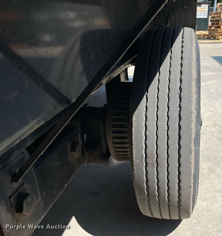 image for item LJ9747 2019 Lucon 12T172XSBW  equipment trailer