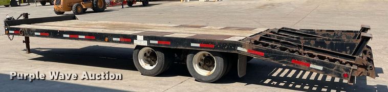 image for item LJ9748 2016 Lucon 12T202ELPHD  equipment trailer