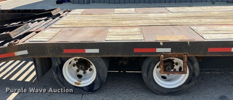 image for item LJ9748 2016 Lucon 12T202ELPHD  equipment trailer