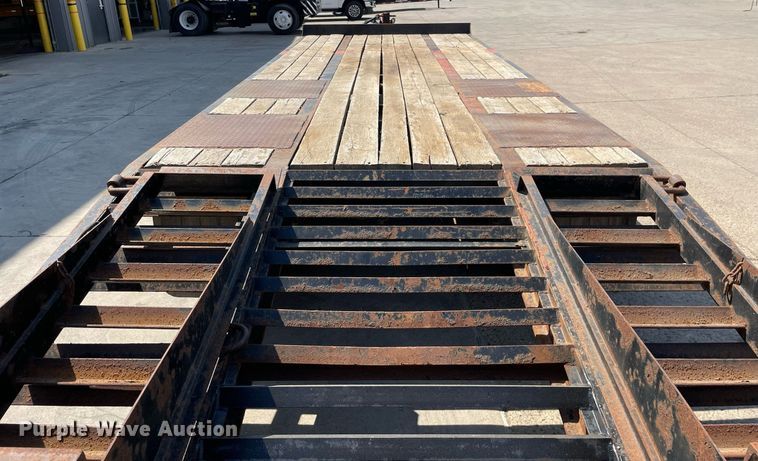 image for item LJ9748 2016 Lucon 12T202ELPHD  equipment trailer