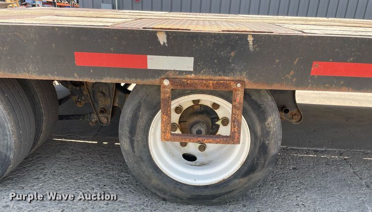 image for item LJ9748 2016 Lucon 12T202ELPHD  equipment trailer