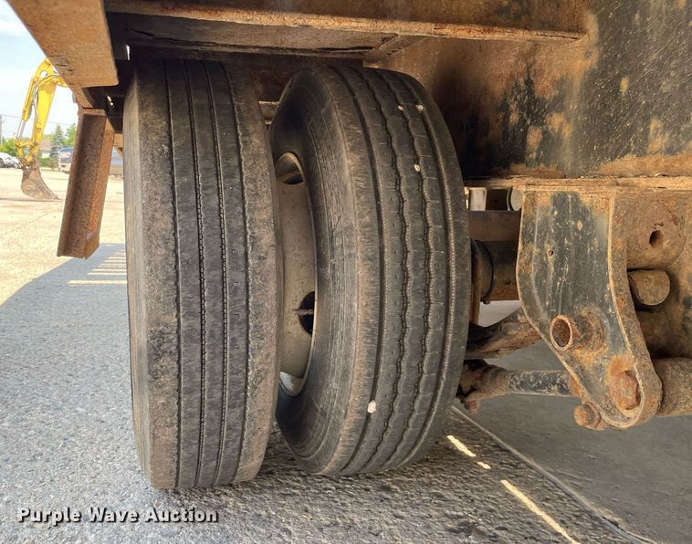 image for item LJ9748 2016 Lucon 12T202ELPHD  equipment trailer