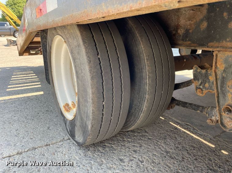 image for item LJ9748 2016 Lucon 12T202ELPHD  equipment trailer