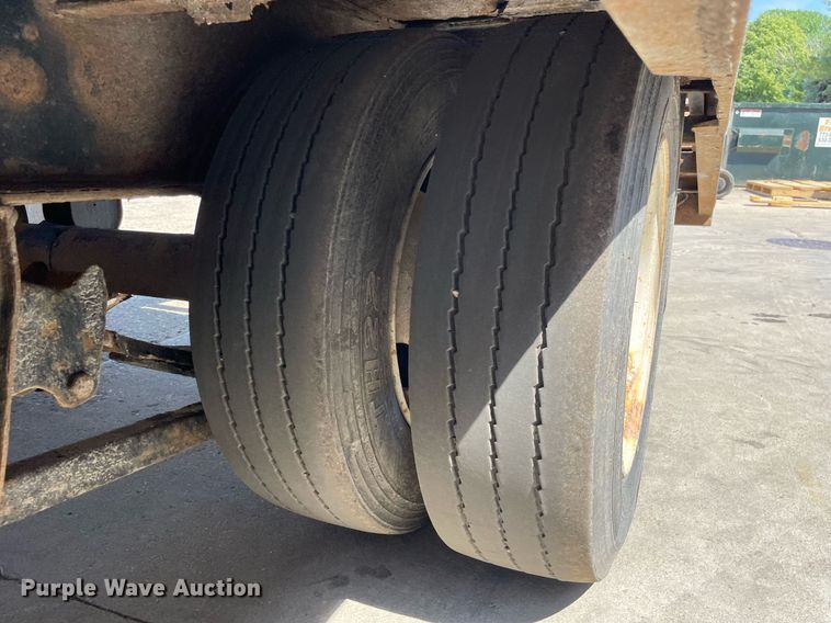 image for item LJ9748 2016 Lucon 12T202ELPHD  equipment trailer