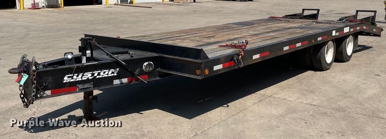 image for item LJ9749 2017 Lucon 12T202ELPHD  equipment trailer