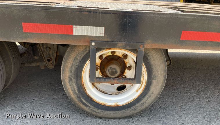 image for item LJ9749 2017 Lucon 12T202ELPHD  equipment trailer