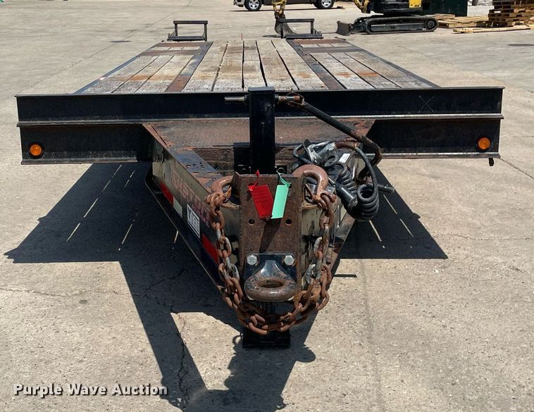 image for item LJ9750 2014 Lucon 10T202ELPHD  equipment trailer